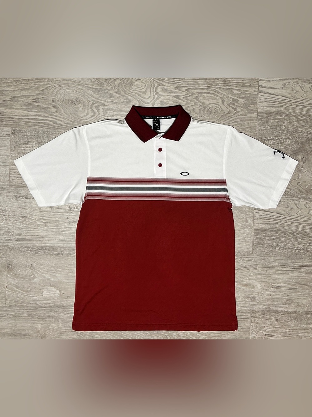 Vintage Y2K Oakley Men’s Scatter Skull Mens White/Maroon Polo Shirt
